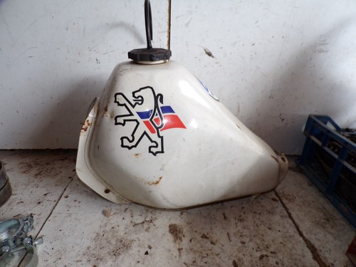 Réservoir moyen état peugeot - moyen,