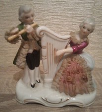 ANCIENNE FIGURINE PORCELAINE