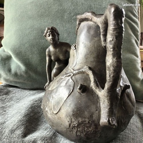 Cruche bronze fonte femme - fonte,