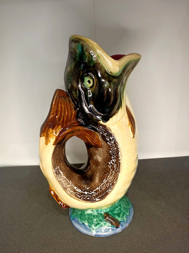Ancien pichet 19e poisson - poisson, en