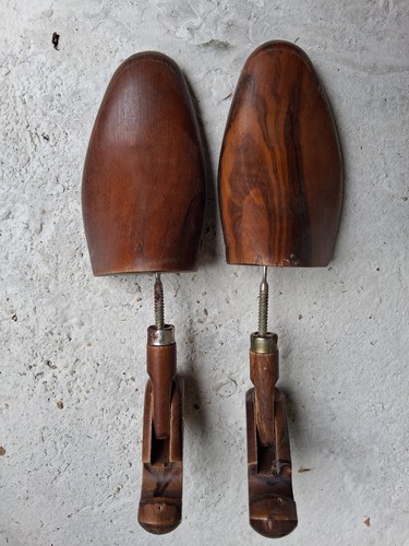 Paire embauchoirs anciens en - d'embauchoirs,