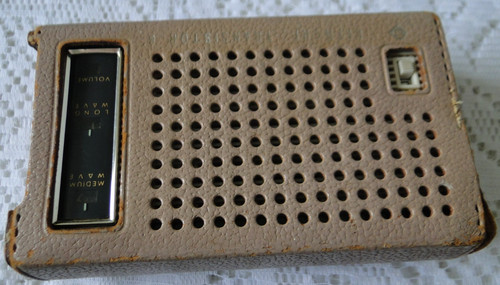 Radio portable ancien - , hitachi