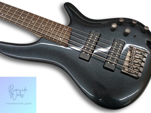 Guitare basse électrique