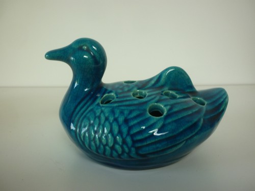 Ancien canard pique - -fleurs, en