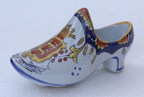 Petite chaussure soulier - , sabot