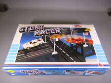 DV11849 LIWACO CIRCUIT AUTOMOBILE ELECTRIQUE STUNT RACING REF 451.040028