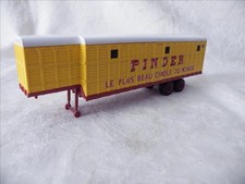 GROSSE REMORQUE DES ELEPHANTS