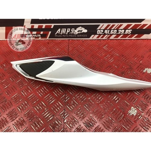 Coque arrière droite suzuki - arrière,