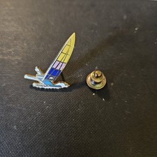 Pin's Vintage Planche à Voile