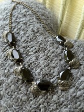 SCHIAPARELLI NECKLACE JET BLACK GLASS SILVER LEAVES CLASSY 1950’s Lovely patina