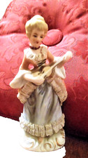 FIGURINE BISCUIT "DAME A LA