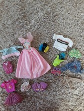 Vêtements Barbie Et Autres 