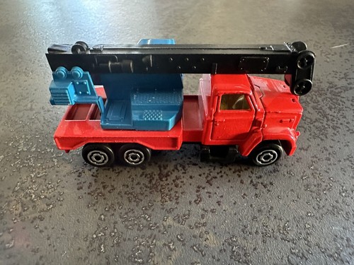 Majorette construction