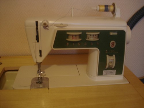Machine coudre avec meuble - machine,