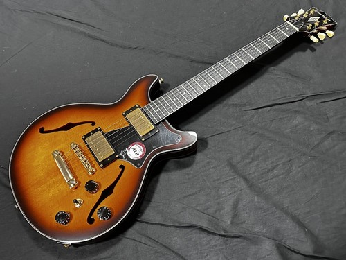 Seventy seven guitares - [seventy, seven]