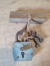 ANCIEN GROS CADENAS avec Ses Deux Clés Vintage  Gris 