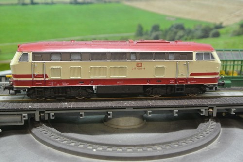Roco locomotive diesel - diesel, br215
