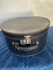 Ancienne boîte à chapeau en carton 