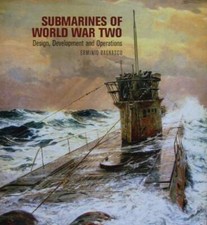LIVRE/BOOK : Submarines of WW2