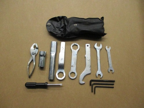 Outils pochette à - +,