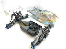 Team Associated RC8T3.1e 1/8 4x4 Competition Racing Truggy Roller Slider Chassis