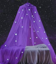 Ciel de lit avec étoiles