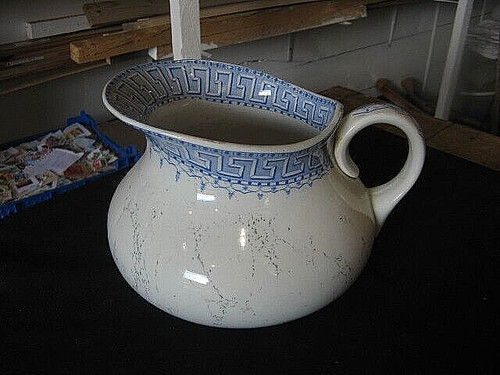 605 ancien broc de - ,