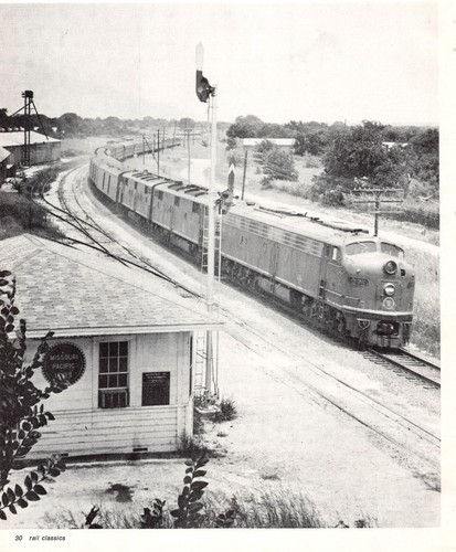 Mopac emd locomotive 37 - emd, e7