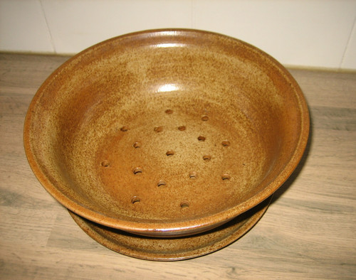 Ancien egouttoir passoire - egouttoir,