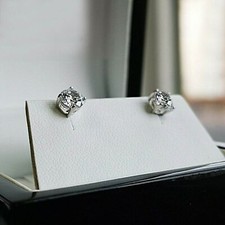 BOUCLES D'OREILLES CLOUS