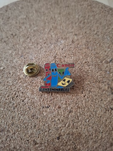 Pin canon consommable - pin’s,