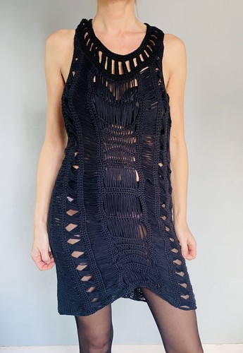 Robe courte ajourée - , en