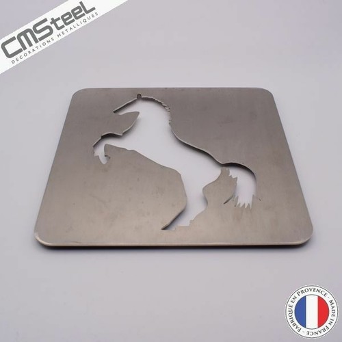 Dessous plat cheval cabré - dessous,