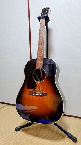 Guitare acoustique gaucher