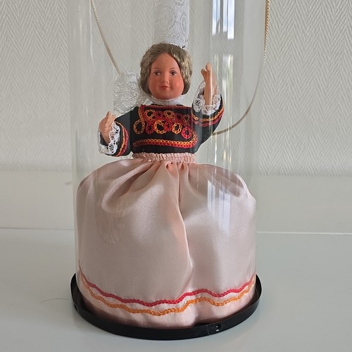 Poupée vintage costume