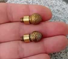 1 ANCIENNE DECORATION / POIGNÉE ? PETIT MEUBLE LAYETTE POUPEE pomme de pin N°20D