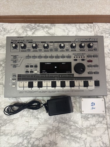 Roland 303 groovebox - roland, mc-303