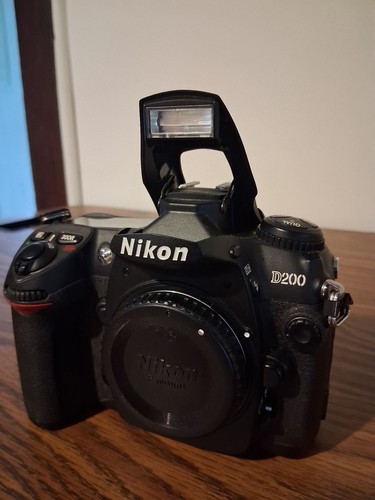Nikon d200 digital slr - nikon,