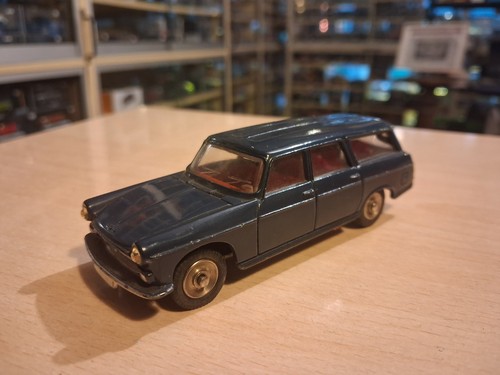 Peugeot 404 break bleue - peugeot,
