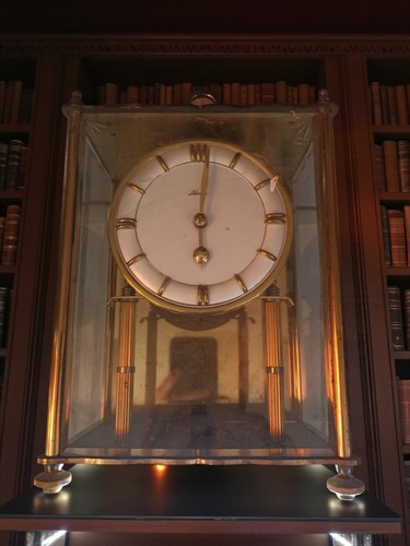 Pendule ancienne vitrine