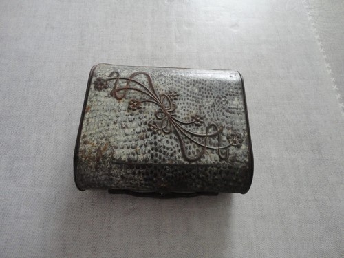 Rare ancienne boite tole - rare,