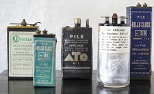 Lot anciennes batteries pour pendule electriques (Ato, brillié, bulle clock)