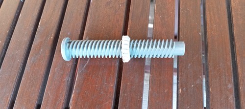 Pied réglable central