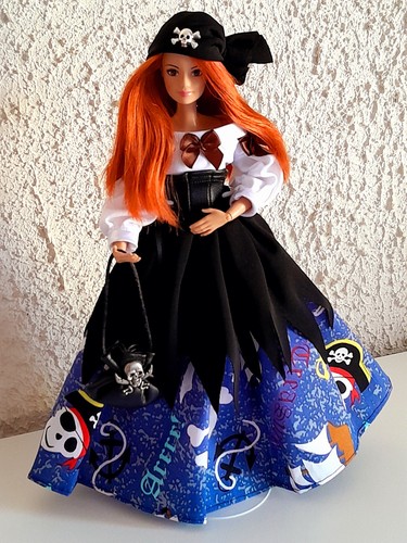 Barbie pirate made move - pirate,