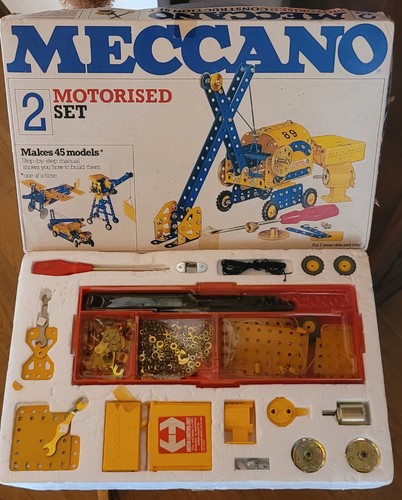 Meccano set motorised - meccano,