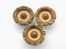 3 ANCIENS BOUTONS DE PORTE ARMOIRE OU COMMODE DIAM 3 CM  E32