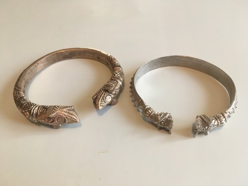 Lot bracelets face - to,