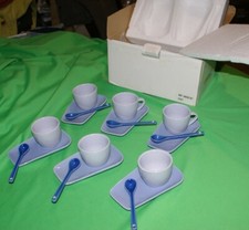6 TASSES rondes et sous tasses