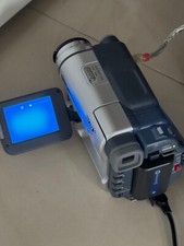 SONY Handycam DCR-TRV255E - Caméscope - 20x zoom optique - Digital8 - 540 KP