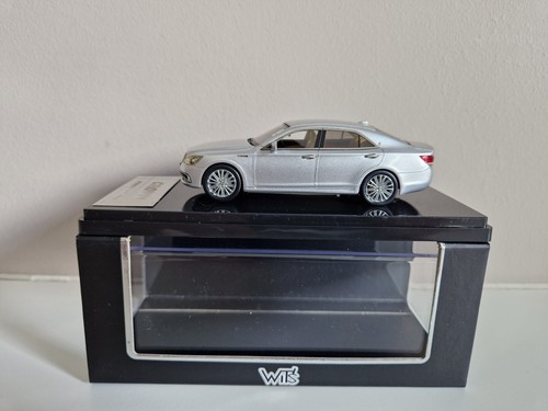 Blanc toyota crown hybrid - blanc,